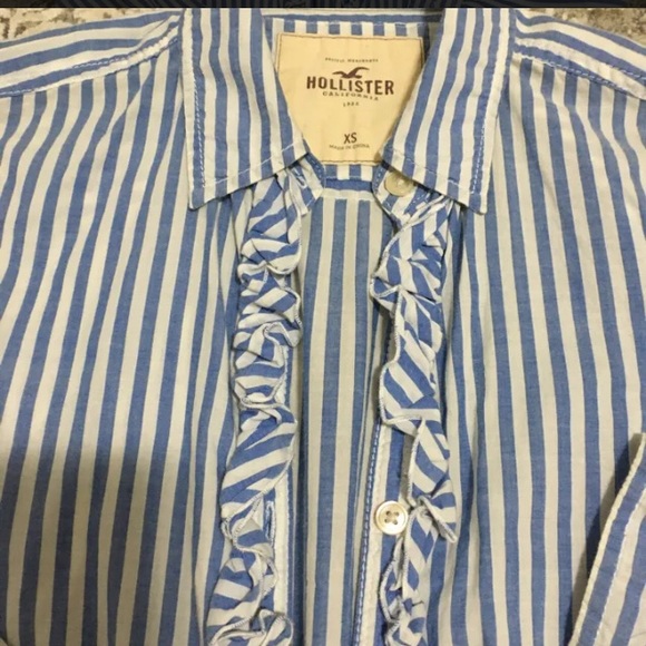 Hollister shirt with ruffle detail - Picture 2 of 6